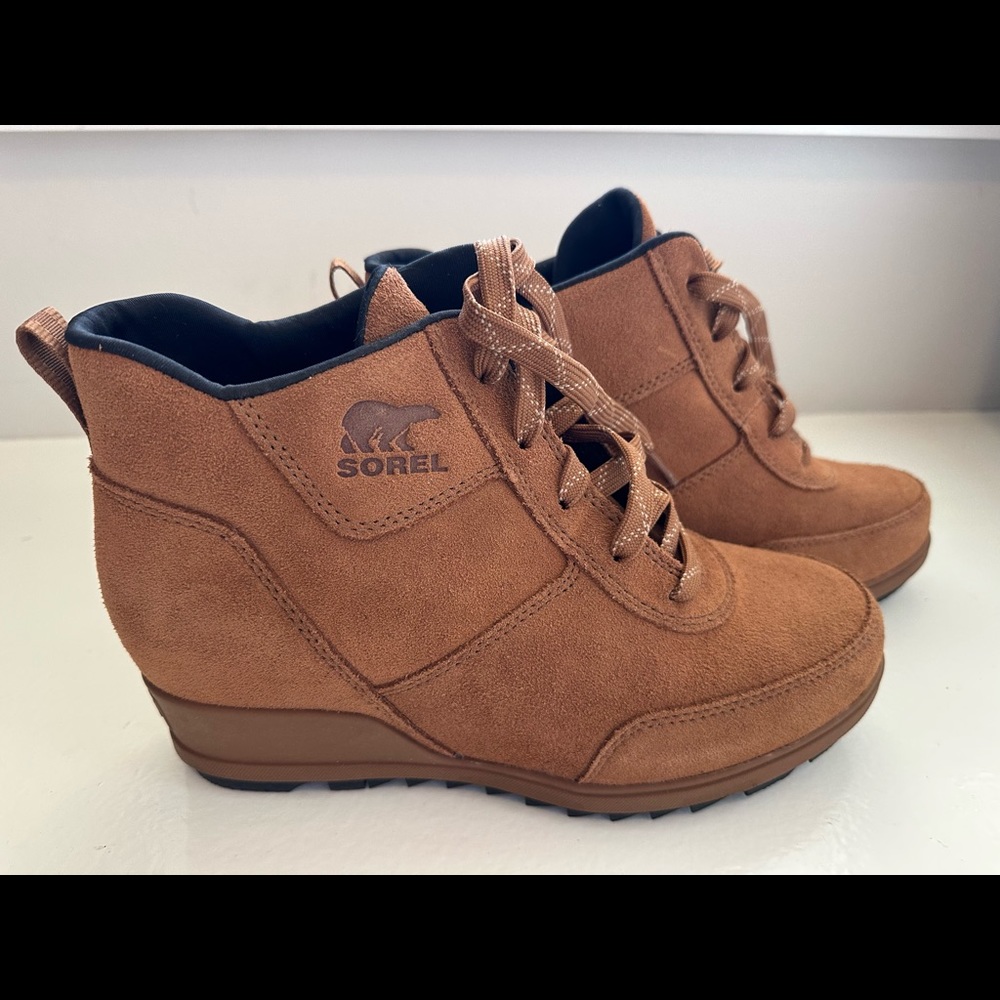 Brand New with Box Evie Sorel Wedges.